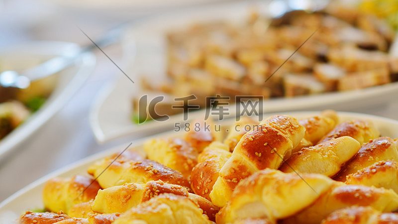 烘焙食品代工：揭秘代工模式背后的差异与选择