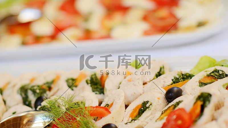 小餐饮加盟与自营：两种模式的优劣势解析